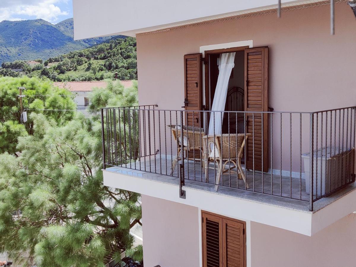Rooms&Terraces Urzulei Extérieur photo